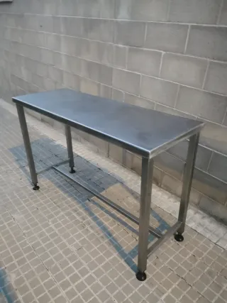 Mesa de acero inoxidable