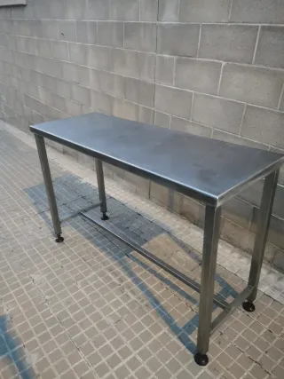 Mesa de acero inoxidable