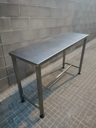Mesa de acero inoxidable