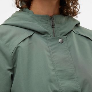 Chaqueta Parka Verde con Capucha