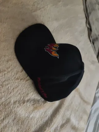 Gorra Miami Heat Negra y Roja