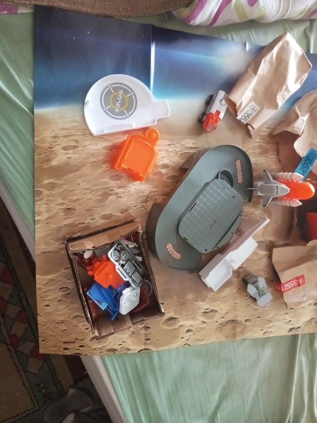 Juego de espacio con accesorios,venta en mano