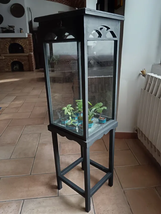 Teca espositore/lanterna con piedistallo