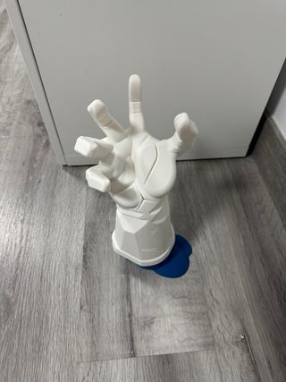 Soporte Mano Vegeta para Mando PS5