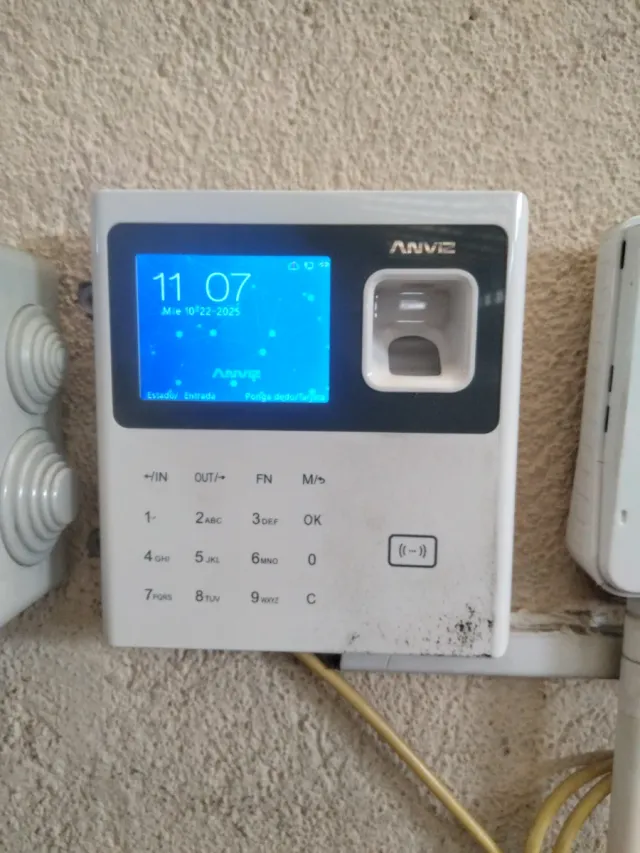 Sistema de fichaje y router D-Link