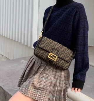 Bolso Fendi Baguette mediano clásico casi nuevo