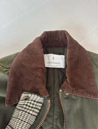 Chaqueta verde Stradivarius tipo Barbour