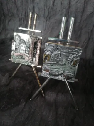 Mini cavalletti con dipinti argentati