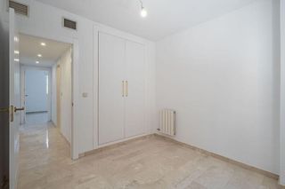 Piso en venta en Camino de Ronda - Rosaleda en Granada