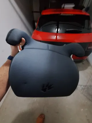 Alzador de coche para niño