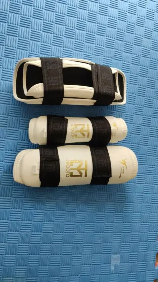 Protector antebrazo y espinilleras TKD