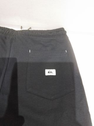 Bermudas Quiksilver azul oscuro