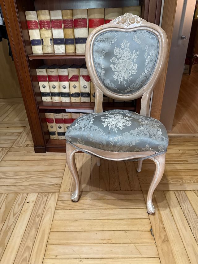 silla Joya antigua madera y seda para restaurar