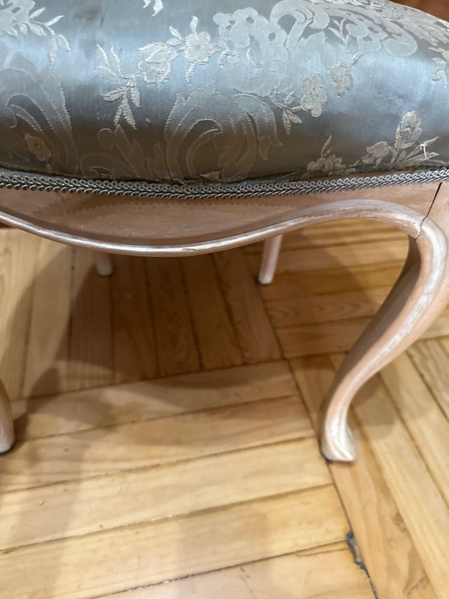 silla Joya antigua madera y seda para restaurar