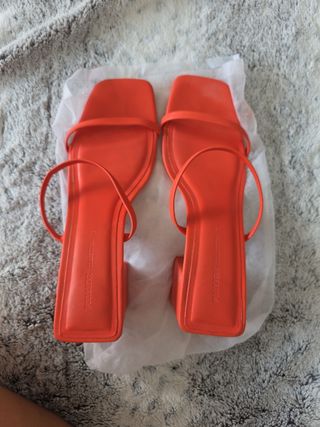 Sandalias Pull&Bear tacón naranja