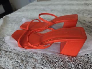 Sandalias Pull&Bear tacón naranja