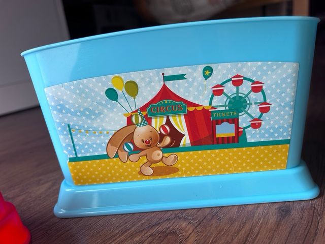 Caja encajable infantil con figuras