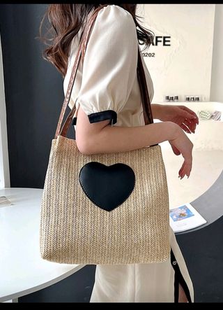 Bolso de paja con corazón negro Shein 