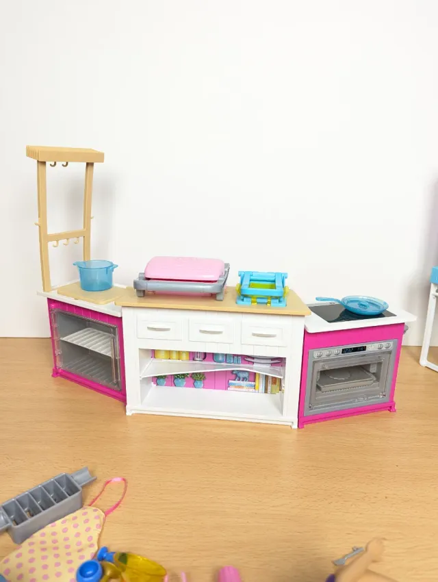 Lote Barbie: Cocina, Lavabo y Comedor