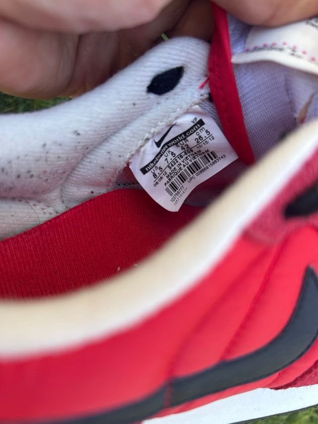 Zapatillas Nike Air Rojas y Negras