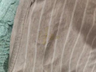 Camiseta de rayas beige manga larga