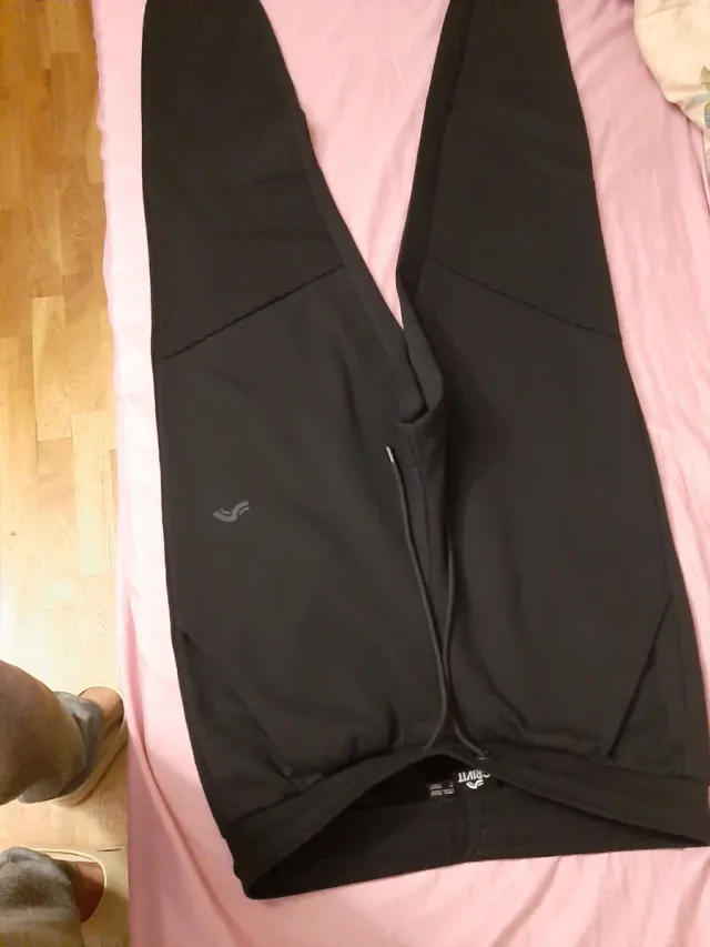 Pantalones deportivos negros