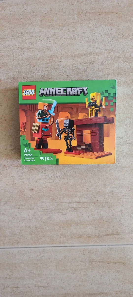 LEGO Minecraft 21266 La Batalla de Lava