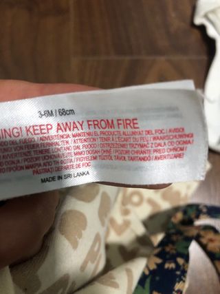 Lote 4 bodies bebé (2 manga larga, 2 manga corta)