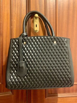 Bolso de cuero negro