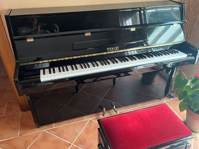 Piano Vertical Maeari