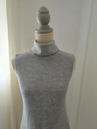 Chaleco Zara cuello alto gris sin estrenar