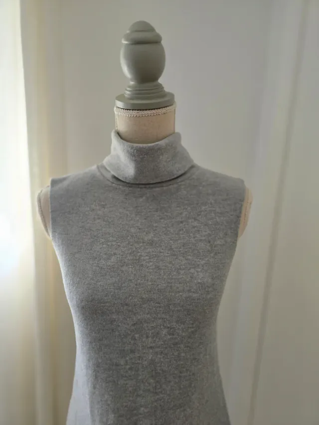 Chaleco Zara cuello alto gris sin estrenar