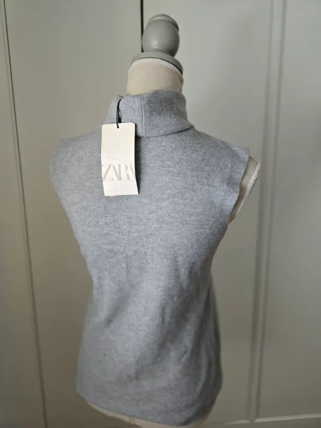 Chaleco Zara cuello alto gris sin estrenar
