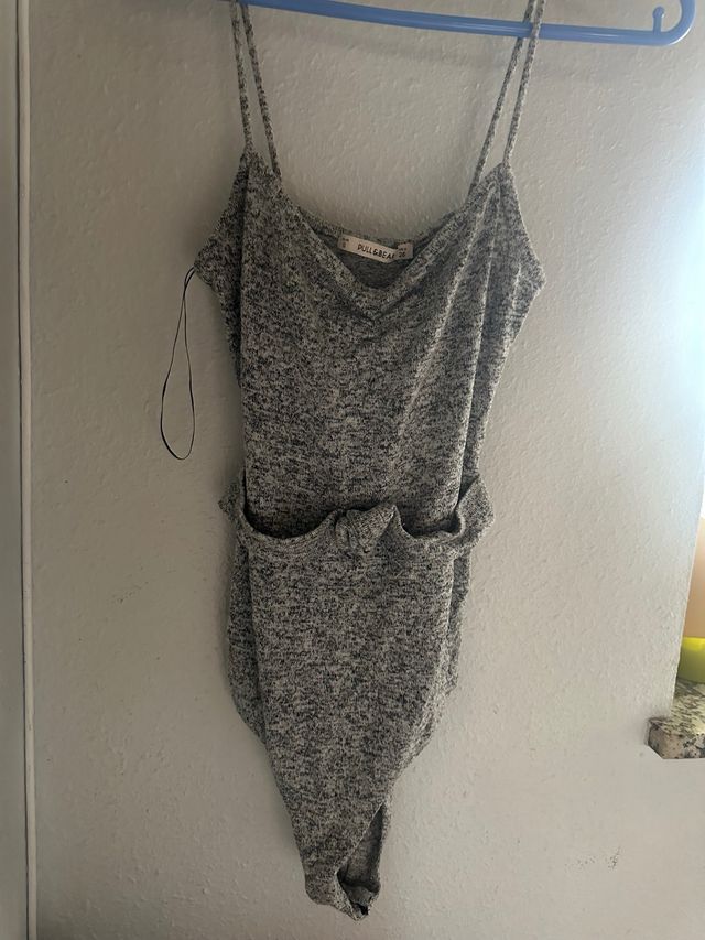 Body Pull&Bear gris talla S