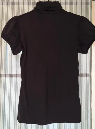 Blusa cuello alto manga corta