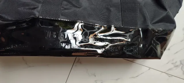 BOLSA DE VIAJE DE MANO BURBERRY NEGRA 