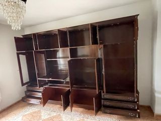 Mueble de salón madera y cristal