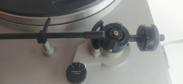 Tocadiscos Rotel RP-820