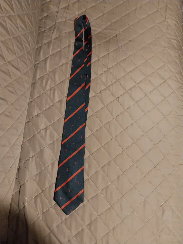 Cravatta uomo blu e rossa con ancorette