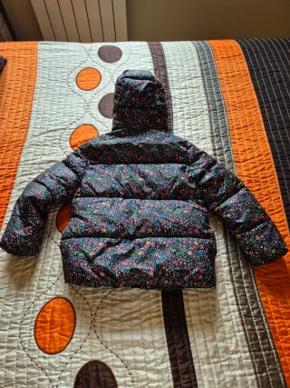 Abrigo niña plumífero estampado