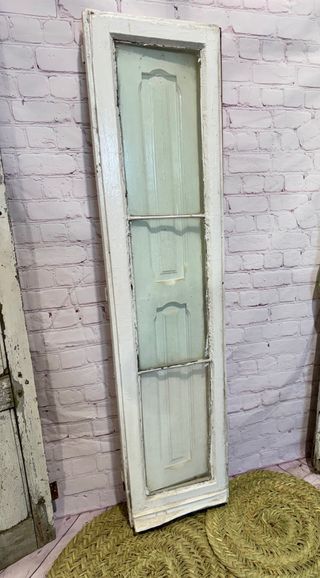 Contraventana antigua de madera