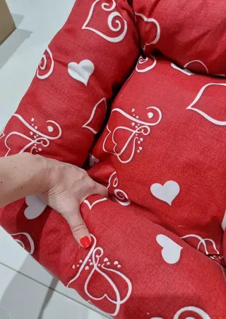 Cuccia per cani/gatti con cuori bianchi
50 cm 
