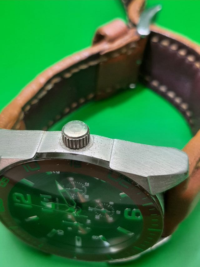 Reloj HH Marrón y Plateado