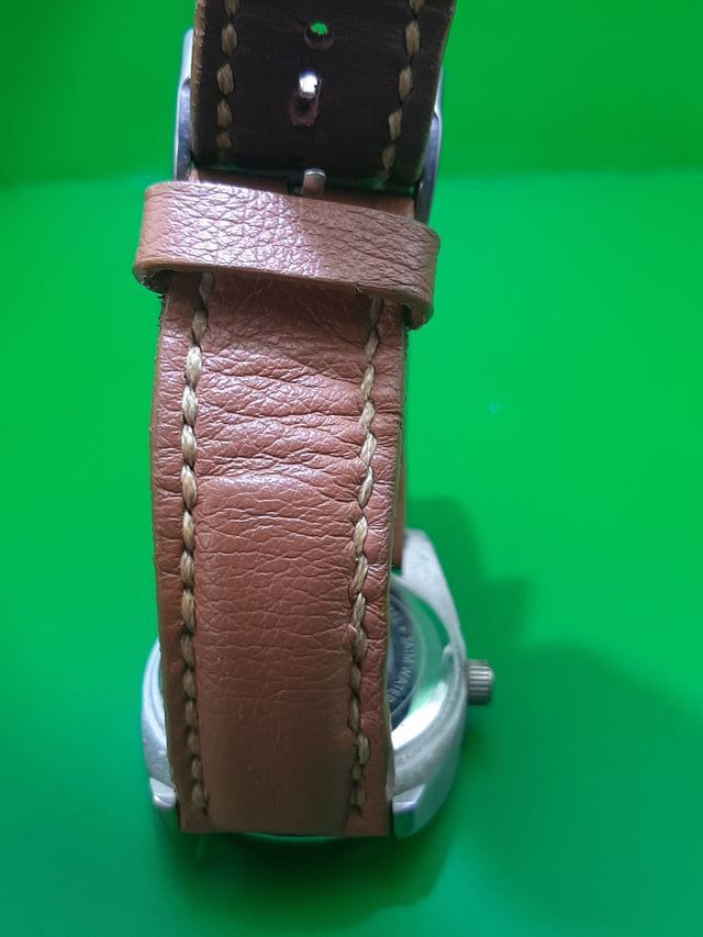 Reloj HH Marrón y Plateado