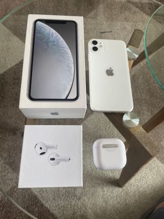 iPhone 11 Bianco + Airpods 4 generazione ANC 
