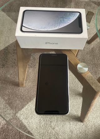 iPhone 11 Bianco + Airpods 4 generazione ANC 