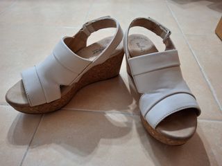 Sandalias cuña Clarks mujer T.35.5 Nata SEMINUEVAS