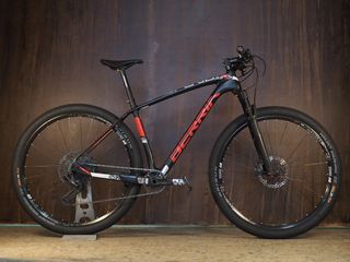 Bicicleta BERRIA BRAVO 3.3 EQUIPE 8 Talla M