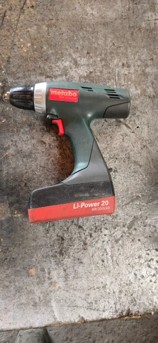 Taladro Metabo con 2 baterías y cargador
