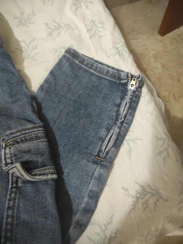 Pantalón vaquero cargo niño T.9